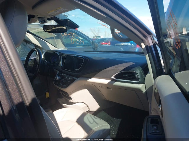44349889 :رقم المزاد ، 2C4RC1BGXMR556780 vin ، 2021 Chrysler Pacifica Touring L مزاد بيع