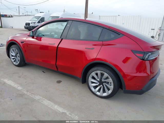 2026 TESLA MODEL Y 7SAYGDEE0TF439587 Photo 2
