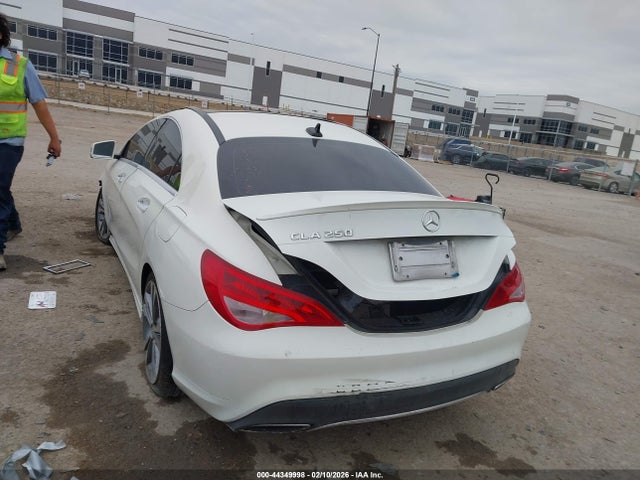 2017 MERCEDES-BENZ CLA 250 WDDSJ4EB3HN433517 Photo 2