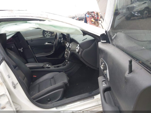 2017 MERCEDES-BENZ CLA 250 WDDSJ4EB3HN433517 Photo 4