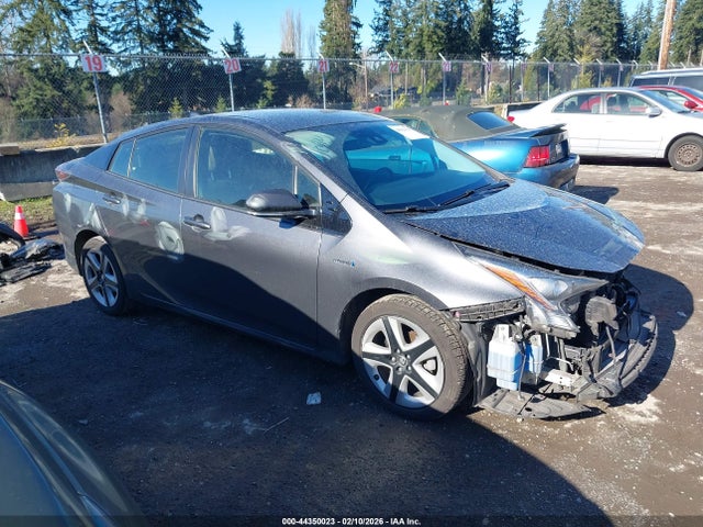JTDKARFU8G3017030 Toyota Prius Three Touring