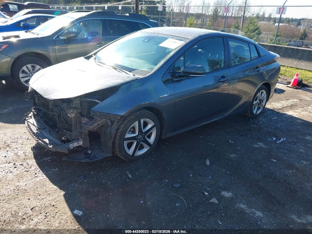 JTDKARFU8G3017030 Toyota Prius Three Touring