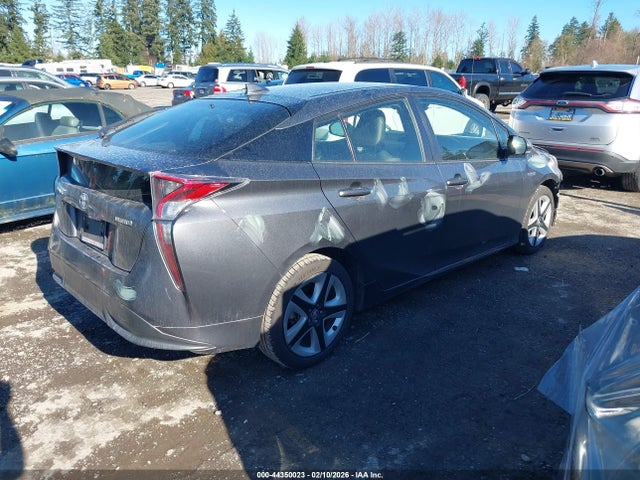 JTDKARFU8G3017030 Toyota Prius Three Touring