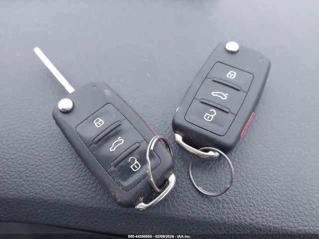 44350050 :رقم المزاد ، 3VWDX7AJ5BM354705 vin ، 2011 Volkswagen Jetta 2.5l Se مزاد بيع