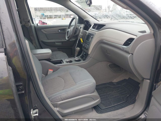 1GNKRFED5HJ190260 Chevrolet Traverse Ls