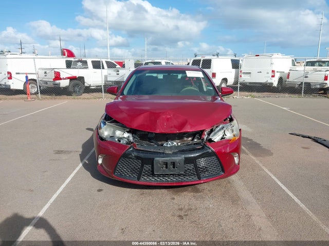 2017 Toyota Camry Se მანქანა იყიდება აუქციონზე, vin: 4T1BF1FK5HU700327, აუქციონის ნომერი: 44350086