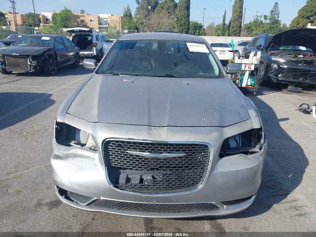 Chrysler 300 Limited 2015 2C3CCAAG3FH891660 Image 13