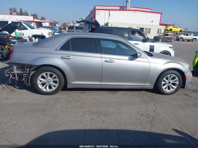 Chrysler 300 Limited 2015 2C3CCAAG3FH891660 Image 14