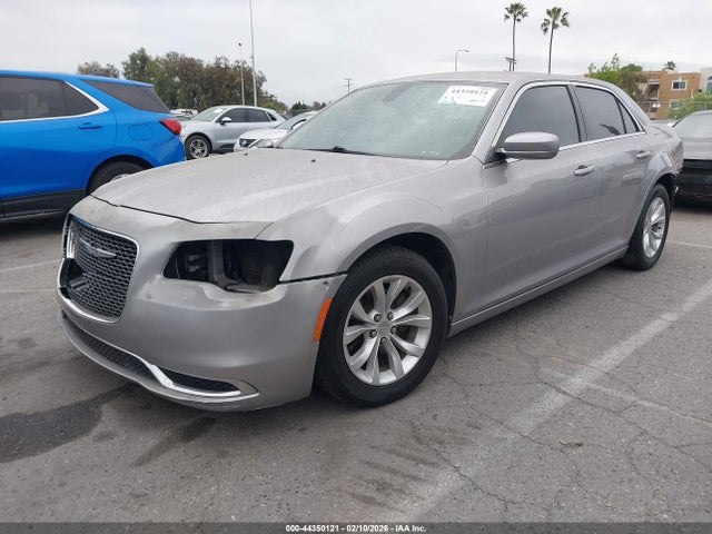 Chrysler 300 Limited 2015 2C3CCAAG3FH891660 Image 2
