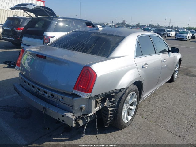 Chrysler 300 Limited 2015 2C3CCAAG3FH891660 Image 4