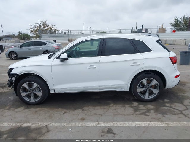 Продаж на аукціоні авто 2023 Audi Q5 Premium 40 Tfsi Quattro S Tronic, vin: WA1ABAFY0P2182051, номер лоту: 44350124