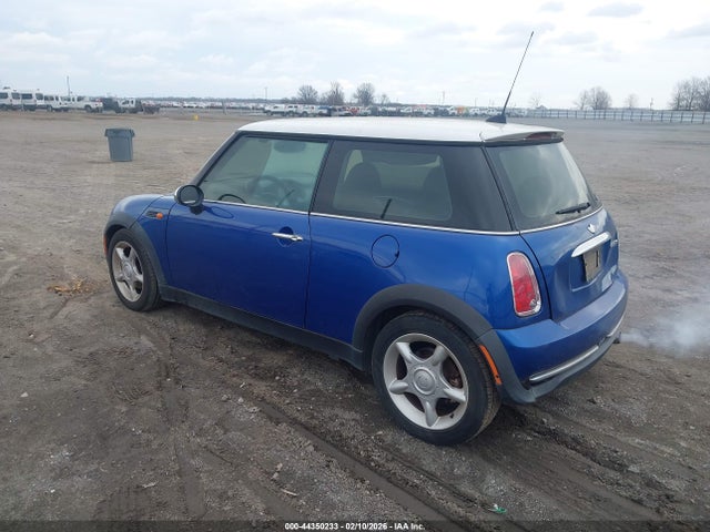 2006 MINI COOPER WMWRC33526TJ74051 Photo 2
