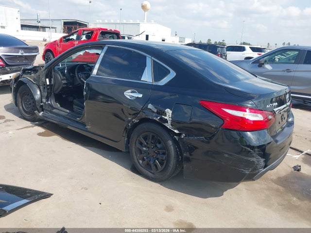 Продаж на аукціоні авто 2016 Nissan Altima 2.5 S, vin: 1N4AL3AP1GN364245, номер лоту: 44350253