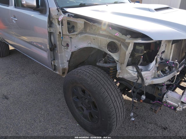 3TMJU4GN4FM191946 Toyota Tacoma Prerunner V6