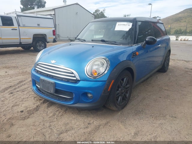 2011 MINI COOPER CLUBMAN WMWZF3C55BT188639 Photo 1