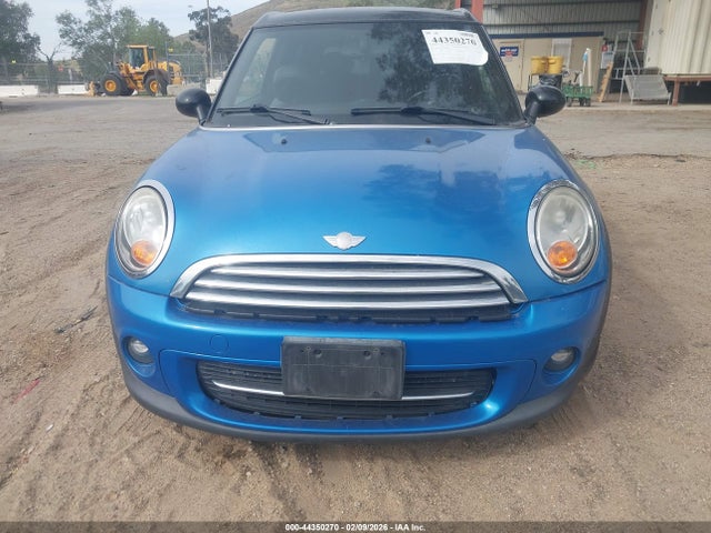 2011 MINI COOPER CLUBMAN WMWZF3C55BT188639 Photo 5