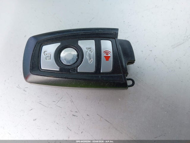 44350294 :رقم المزاد ، WBAXG5C53DDY30935 vin ، 2013 Bmw 528i مزاد بيع