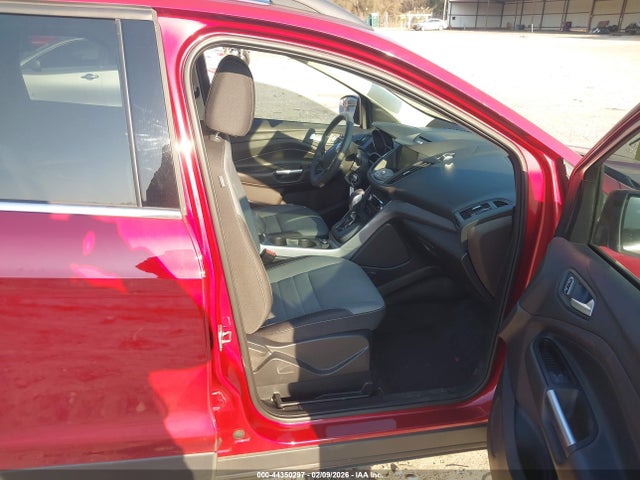 1FMCU9G95FUB70670 Ford ESCAPE SE