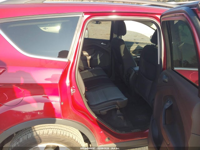 1FMCU9G95FUB70670 Ford ESCAPE SE