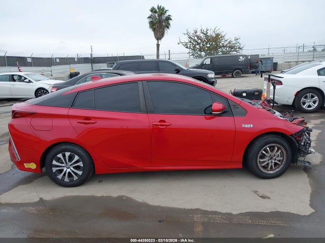 JTDKAMFP6N3198302 Toyota Prius Prime Xle
