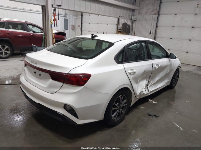 3KPF24AD3NE485665 KIA Forte Lxs