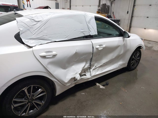 3KPF24AD3NE485665 KIA Forte Lxs