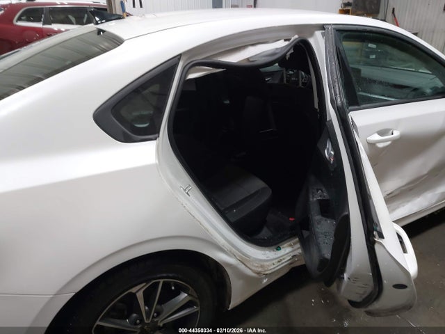 3KPF24AD3NE485665 KIA Forte Lxs