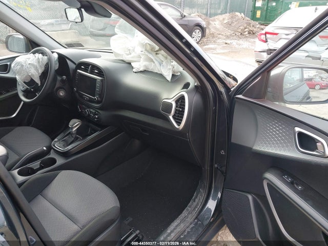 KNDJ23AU8S7255085 KIA SOUL LX