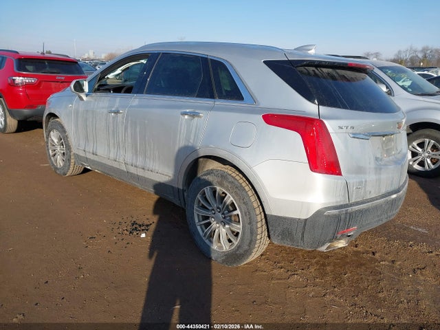 2017 CADILLAC XT5 1GYKNDRS0HZ136278 Photo 2