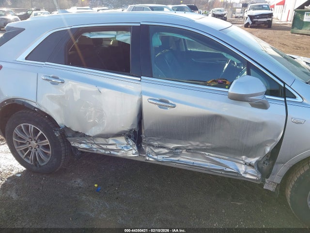 2017 CADILLAC XT5 1GYKNDRS0HZ136278 Photo 5