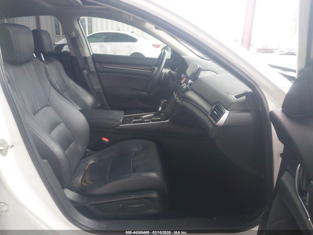 1HGCV1F95JA029761 Honda Accord Touring