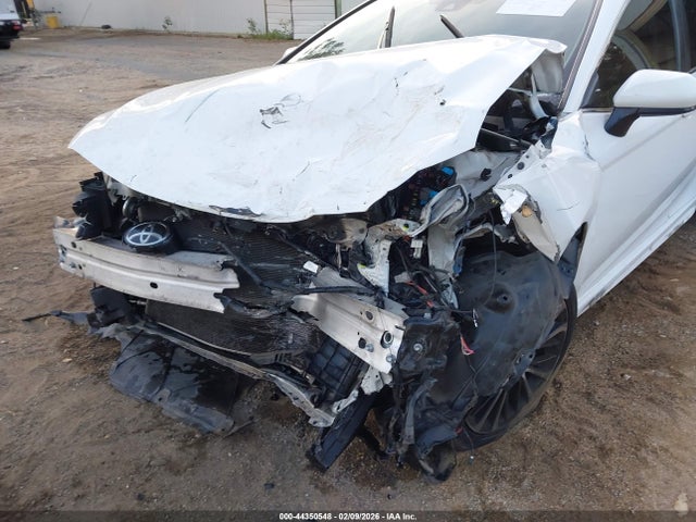 JTNB11HK5J3038773 Toyota CAMRY SE