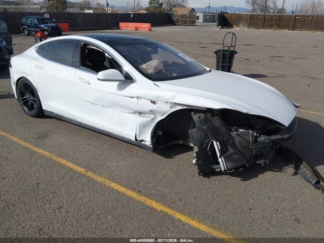 2015 TESLA MODEL S 5YJSA1E2XFF117939