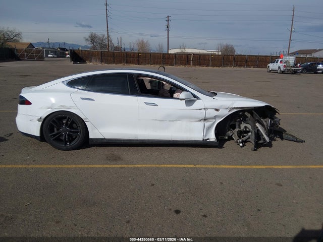 44350560 :رقم المزاد ، 5YJSA1E2XFF117939 vin ، 2015 Tesla Model S 70d/85d/p85d مزاد بيع
