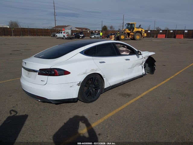2015 TESLA MODEL S 5YJSA1E2XFF117939 Photo 3
