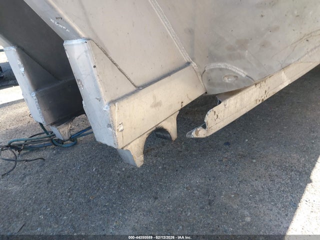 44350589 :رقم المزاد ، 5MADN4028FC033744 vin ، 2015 Mac Trailer Mfg End Dump مزاد بيع
