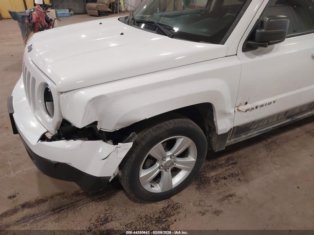 44350642 :رقم المزاد ، 1C4NJPFB3ED631216 vin ، 2014 Jeep Patriot Latitude مزاد بيع