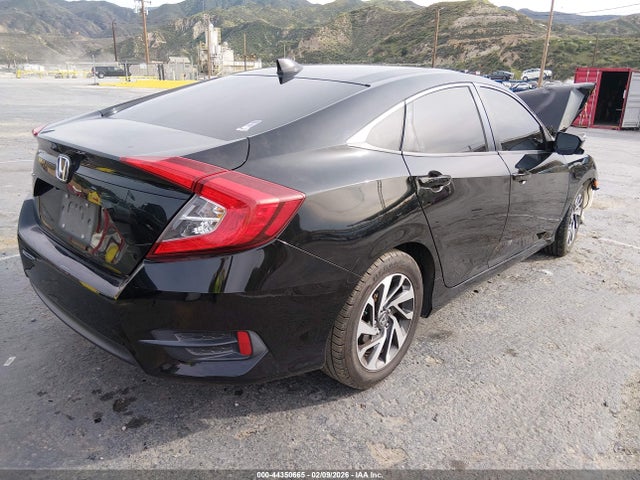 Honda CIVIC EX 2018 2HGFC2F75JH607849 Image 4