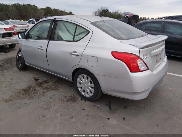 2017 NISSAN VERSA 3N1CN7AP0HL815075 Photo 2