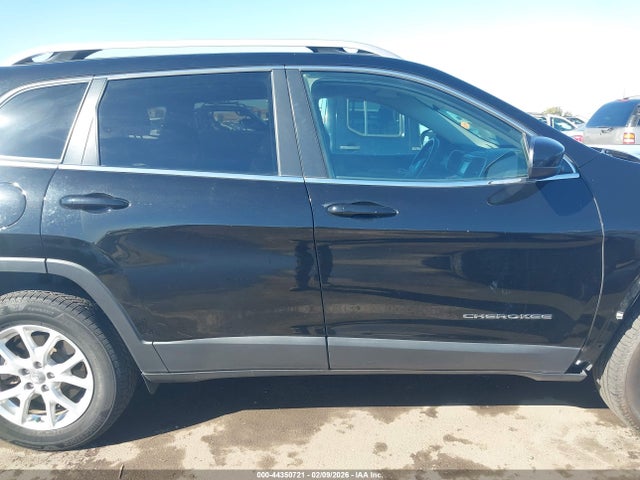 1C4PJMCB6HW565328 Jeep Cherokee Latitude 4x4