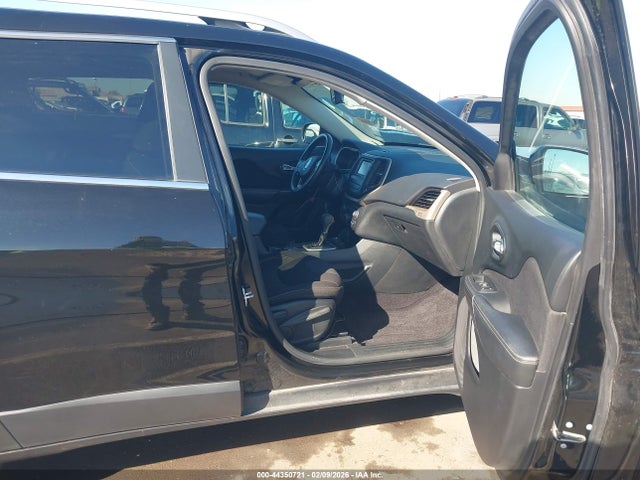 1C4PJMCB6HW565328 Jeep Cherokee Latitude 4x4