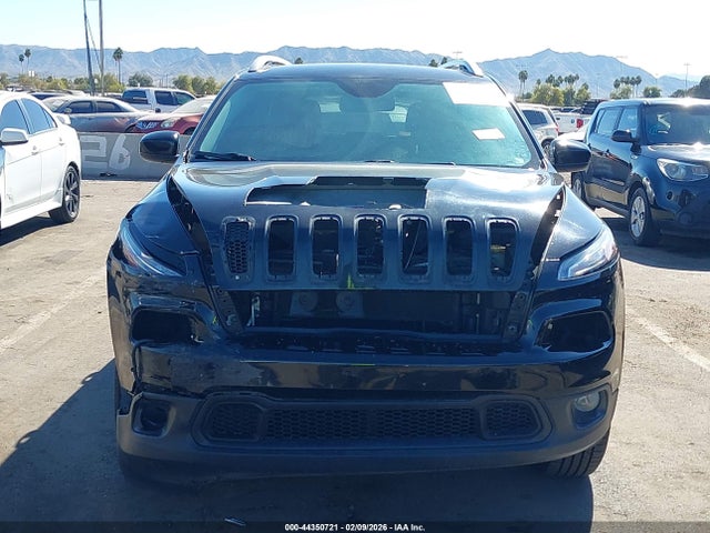 1C4PJMCB6HW565328 Jeep Cherokee Latitude 4x4