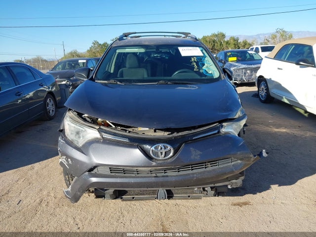 JTMZFREV9GJ072303 Toyota RAV4 LE