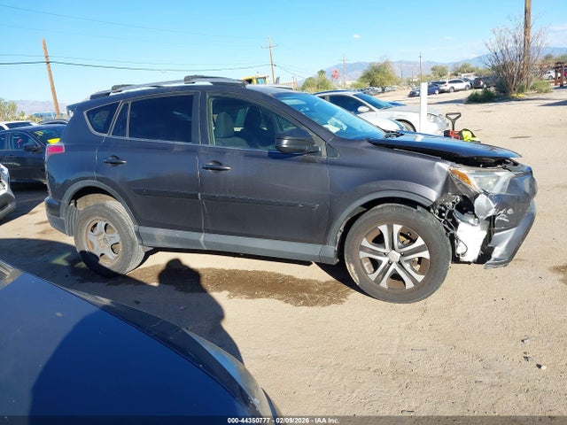 JTMZFREV9GJ072303 Toyota RAV4 LE