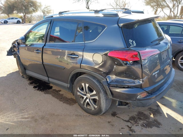 JTMZFREV9GJ072303 Toyota RAV4 LE