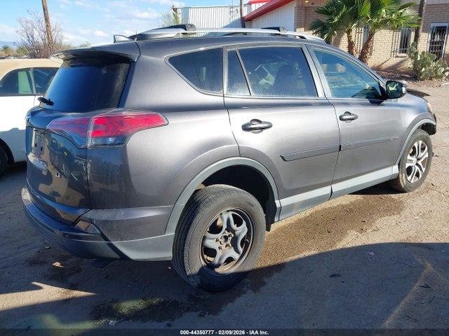 JTMZFREV9GJ072303 Toyota RAV4 LE