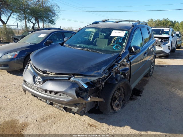JTMZFREV9GJ072303 Toyota RAV4 LE