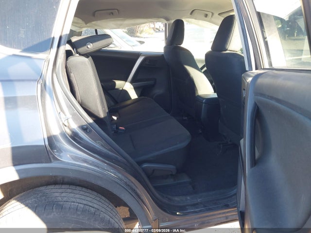 JTMZFREV9GJ072303 Toyota RAV4 LE