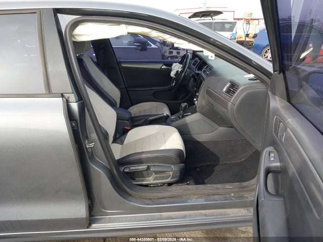 3VWD17AJ0GM293692 Volkswagen Jetta 1.8t Sport