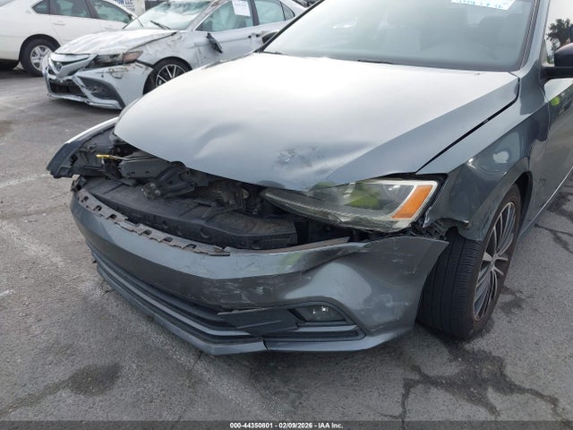 3VWD17AJ0GM293692 Volkswagen Jetta 1.8t Sport